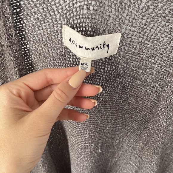 Community sweater - Picture 3 of 3